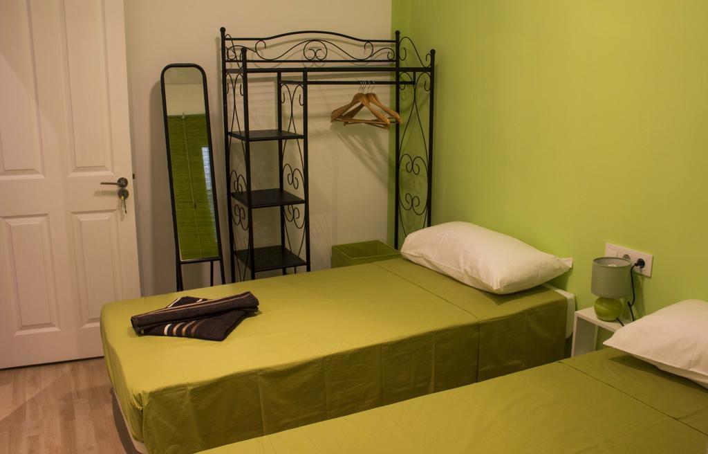 Colors Rooms Valencia Room photo